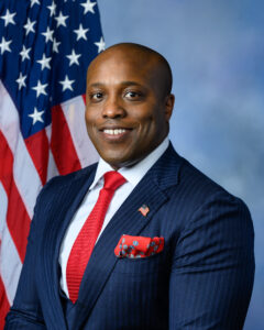 Hunt Wows GOP Crowd at Lincoln-Reagan Dinner